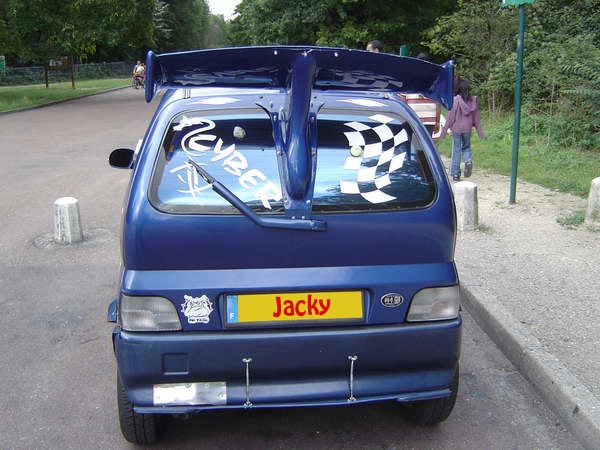 Jacky Tuning - Une voiture sans permis Piaggio
